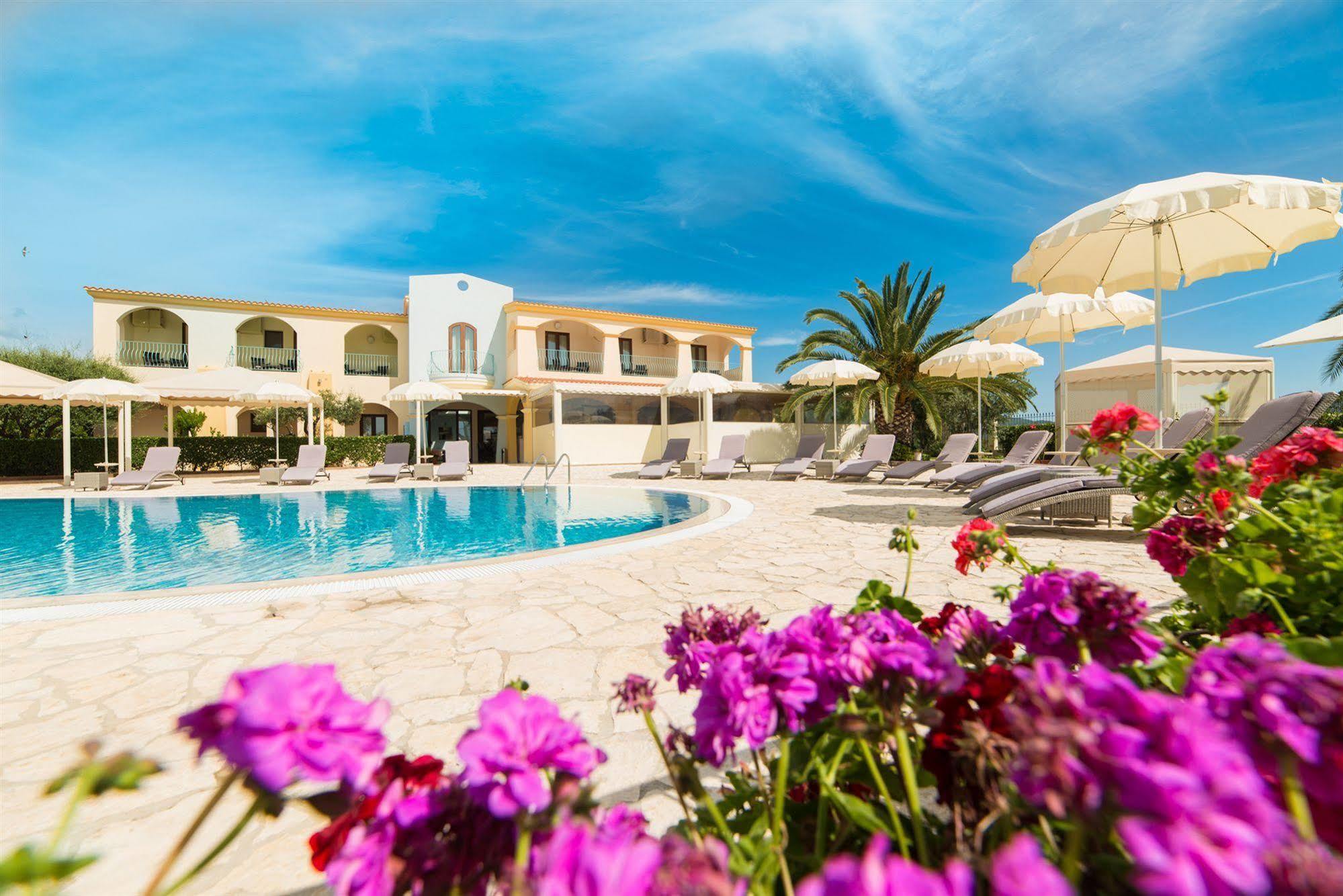 Hotel Ristorante Il Vascello Costa Rei Bagian luar foto